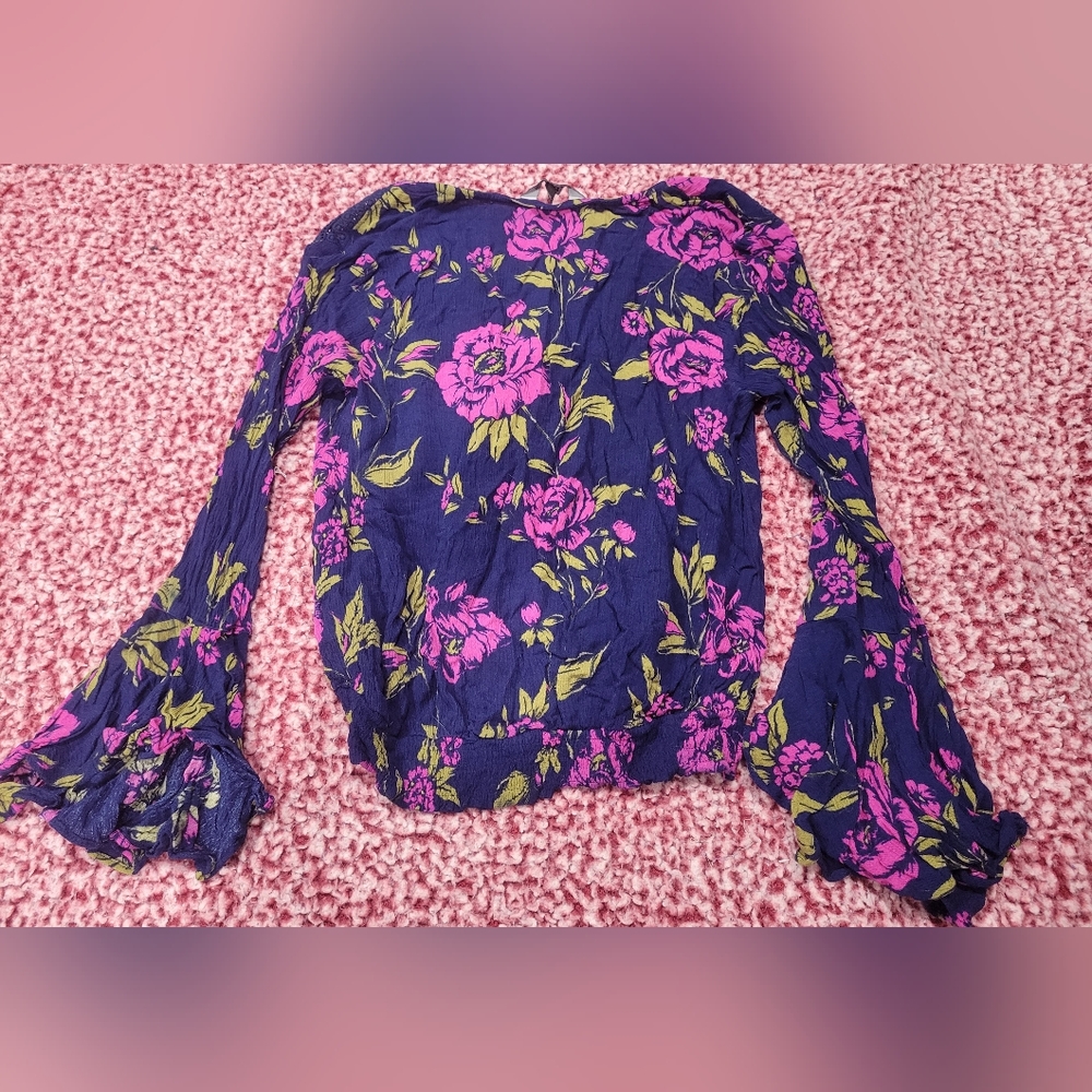 Floral Spring Top - Picture 2 of 3